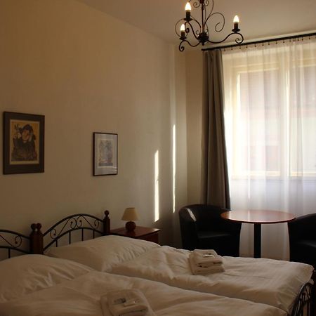 Hotel Cerny Kun Louny Eksteriør bilde