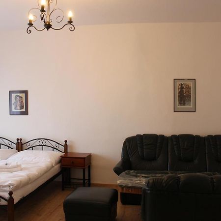 Hotel Cerny Kun Louny Eksteriør bilde