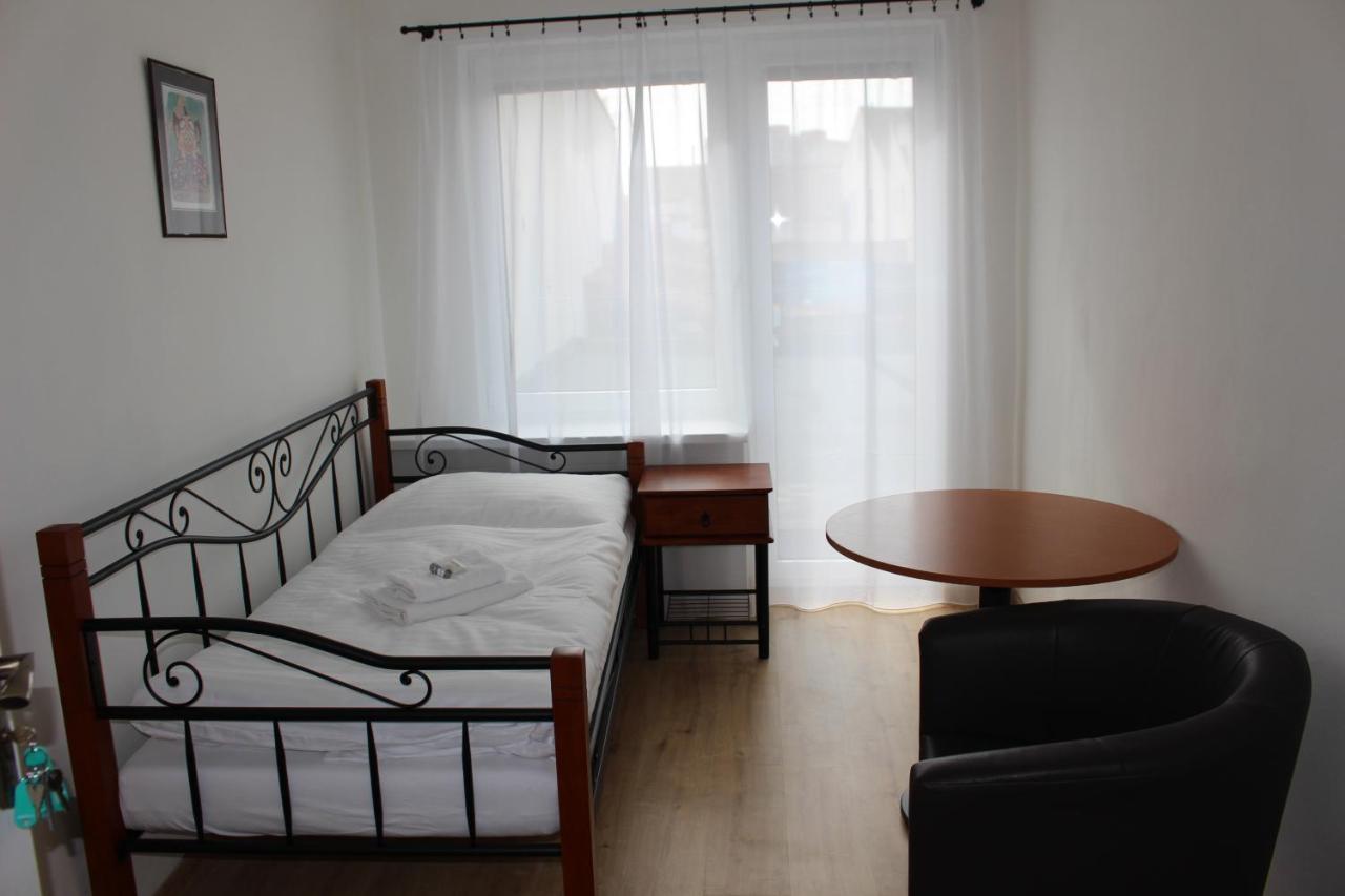 Hotel Cerny Kun Louny Eksteriør bilde